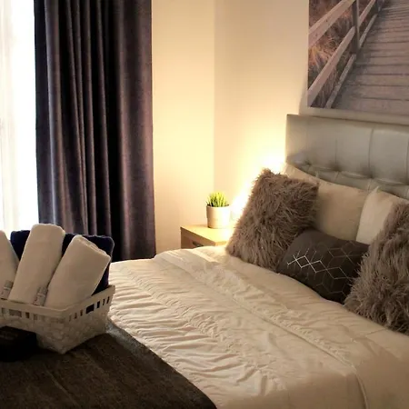 Apartment One Bedroom With Shared Pool Furnished Terrace And Wifi At *
